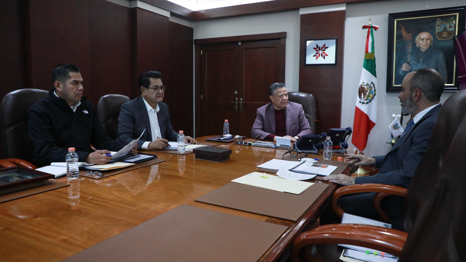 Aseguran  23 mil litros de hidrocarburo y detienen a 11 personas